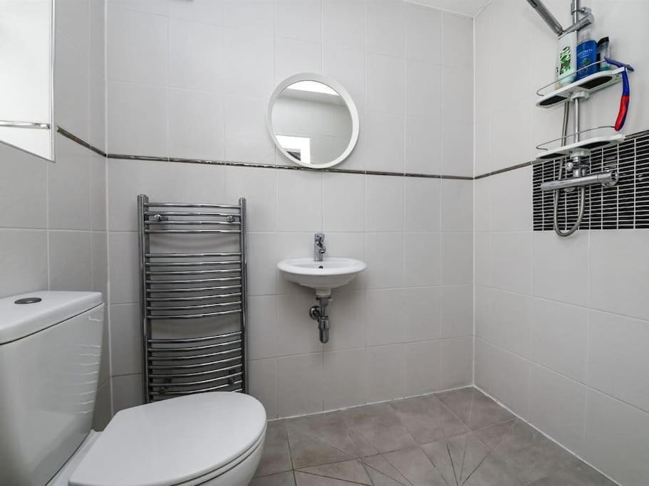 Specious 3Bed Property With Parking & Large Garden Aveley Extérieur photo