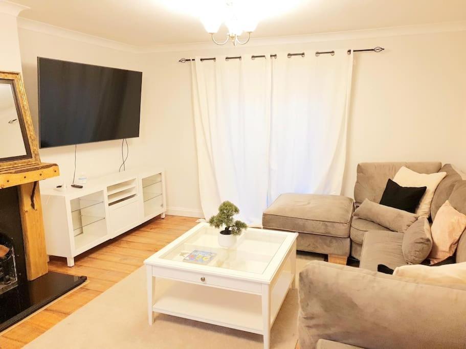 Specious 3Bed Property With Parking & Large Garden Aveley Extérieur photo
